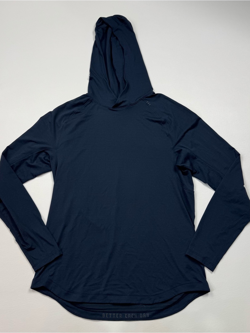 Lululemon Men's Navy Lightweight Hooded Long-Sleeve Shirt